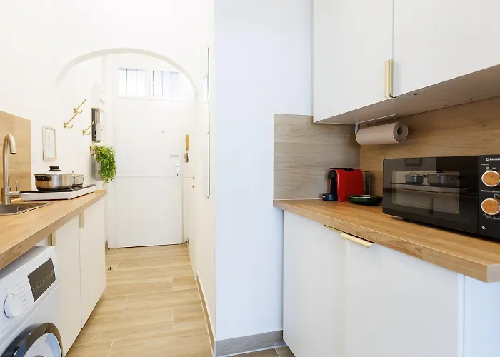 West Living By Lorenz * וינה
