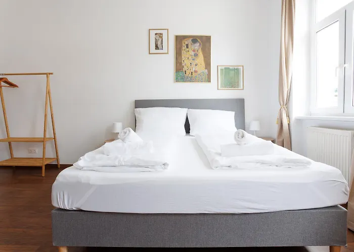 West Living By Lorenz וינה